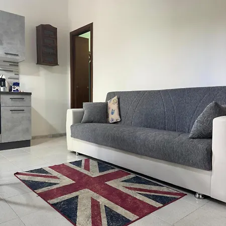 Small Luxury Torvajanica Apartment *